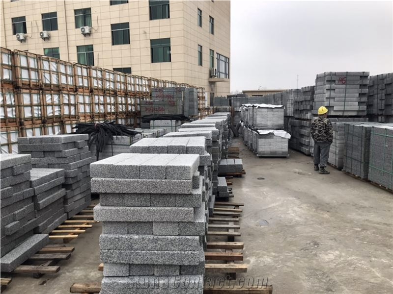 G602 Gray Granite Kerbstone, Bushhammered Palisade