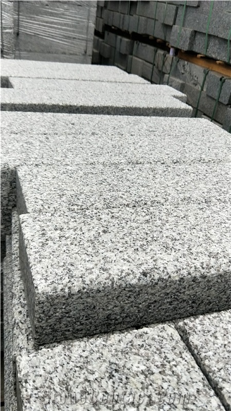 Light Grey Granite G602 Garden Palisade Pillar