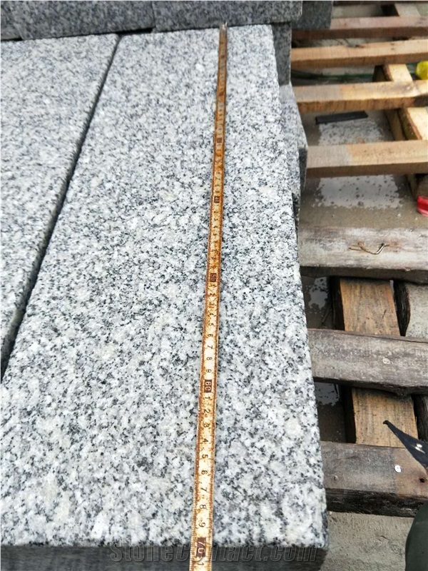 Light Grey Granite G602 Garden Palisade Pillar