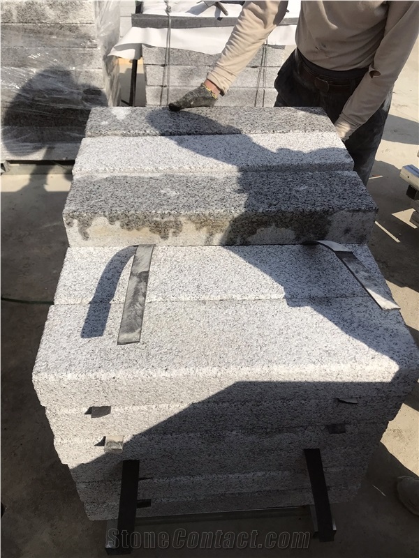 Light Grey Granite G602 Garden Palisade Pillar