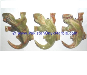 Onyx Lizard Statue