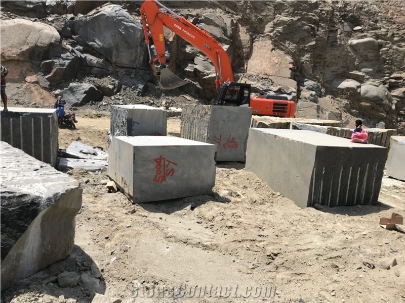 Kanigiri Absolute Black Granite Blocks