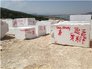 Oscar Beige Marble Blocks