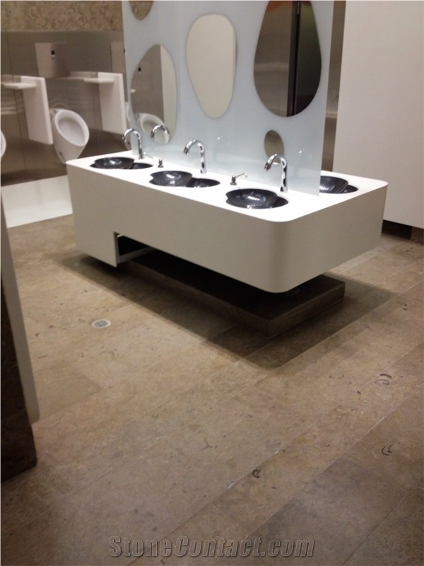 Caliza Cafe Pinta Commercial Bath Design