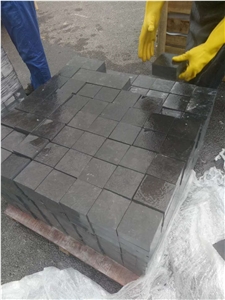 G778 Black Basalt Cubes