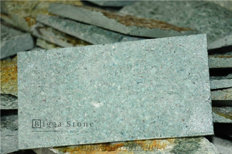Natural Green Sukabumi Swimming Pool Tiles Stone