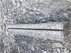 G603 Kerbstone Rough Picked, Split, Cleft