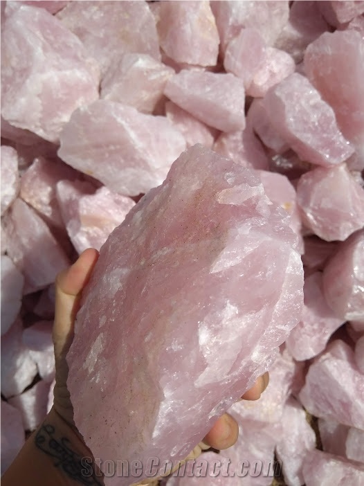 Pink Quartz Gemstone