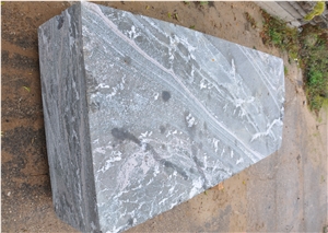 Amfibolit Granatoviy Granite (Ice Tundra) Slabs