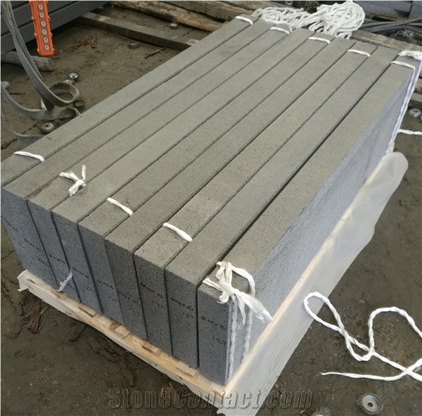 New G684 Black Granite Garden Kerbstone