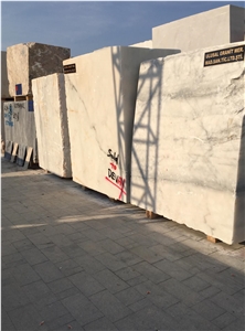 Mugla White With Gold Dots Marble Blocks