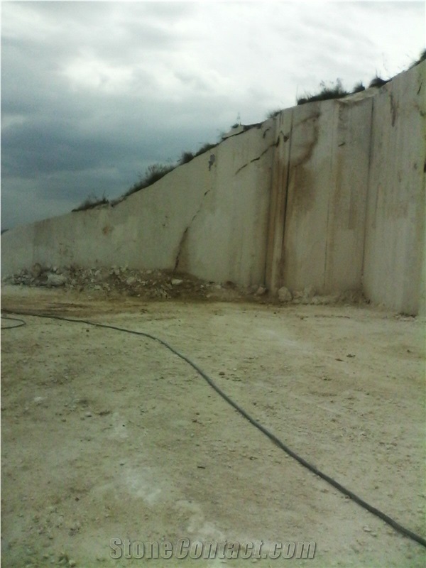 Crema Mantecao Marble Blocks