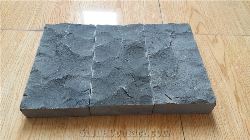 Top Natural- Basalt Cut 5 Sides Cobble Stone
