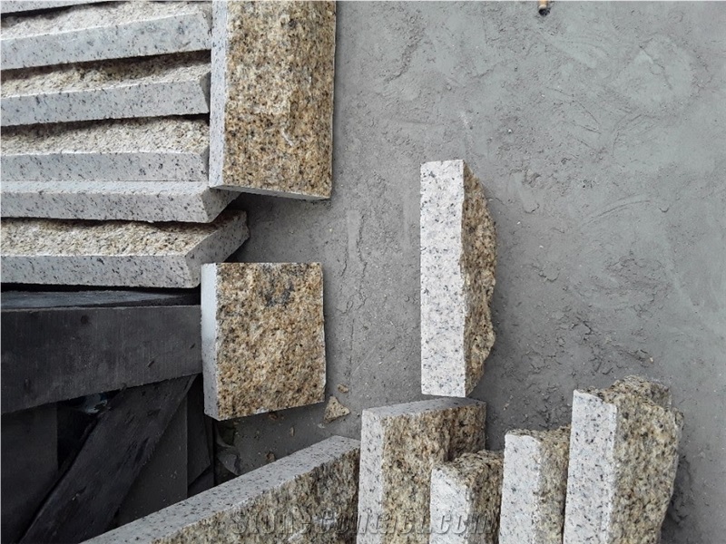 Yellow Granite Mushroom Stone for Garden Walling