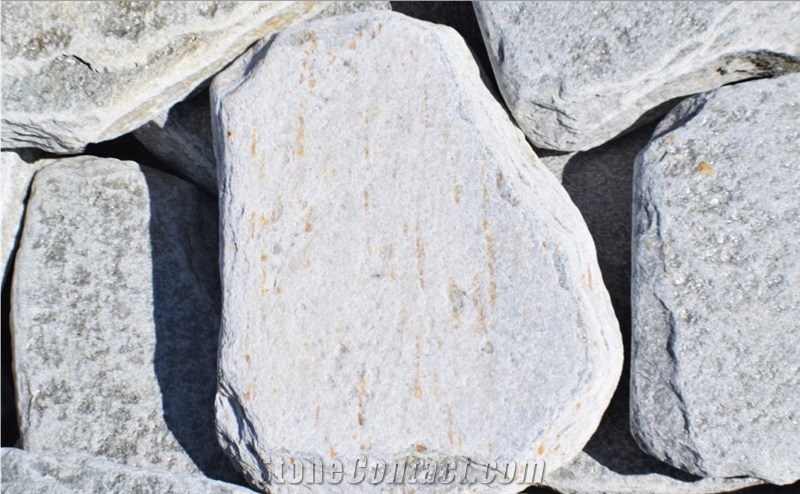 Tumbled Edge Flagstone Pavers