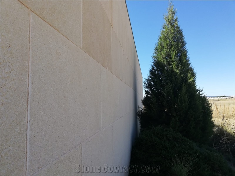 Albamiel Sandstone Ashlars for Massive Construction