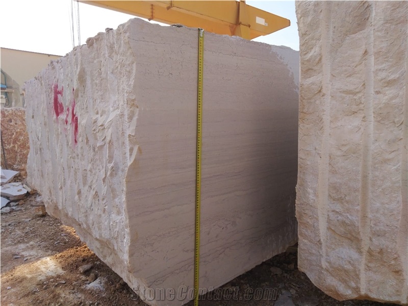 Serpeggiante Silvabella Apricena Limestone Blocks