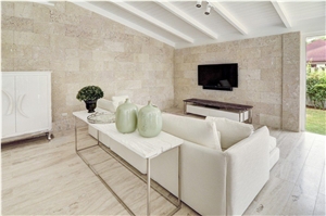 Colonial Coral Stone Saw Cut Wall Application