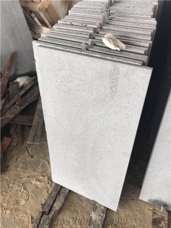 China Gray Basalt Tiles for Flooring and Wall Clad