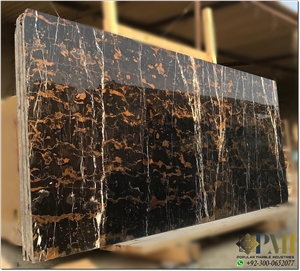 Pakistani Michelangelos, Portoro Marble