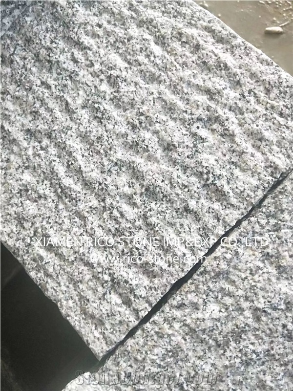 G603 Palisades with Pineappled Ladscaping Pillar