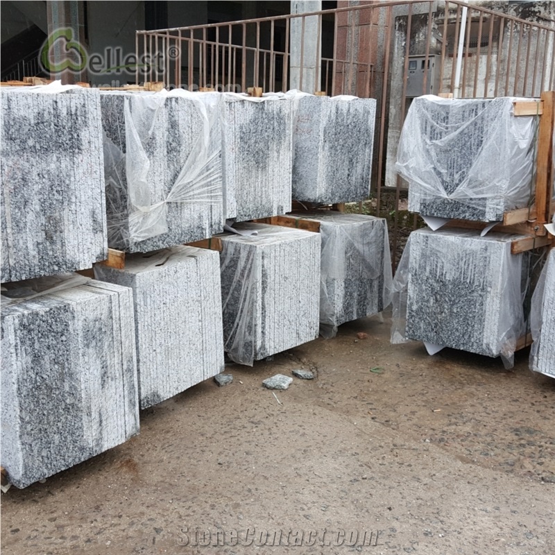 China Spray White Granite Floor Tiles Slabs