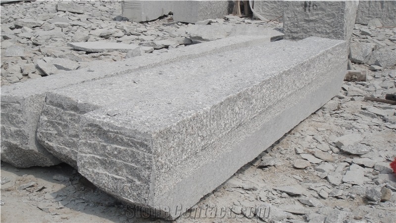Grey/Red Granite Kerbstone V22/V17/R17