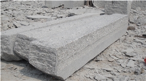 Grey/Red Granite Kerbstone V22/V17/R17