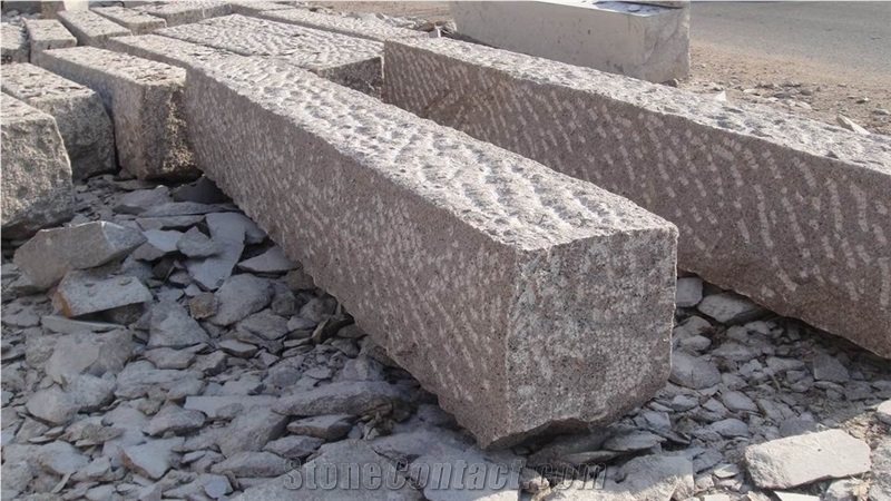 Grey/Red Granite Kerbstone V22/V17/R17