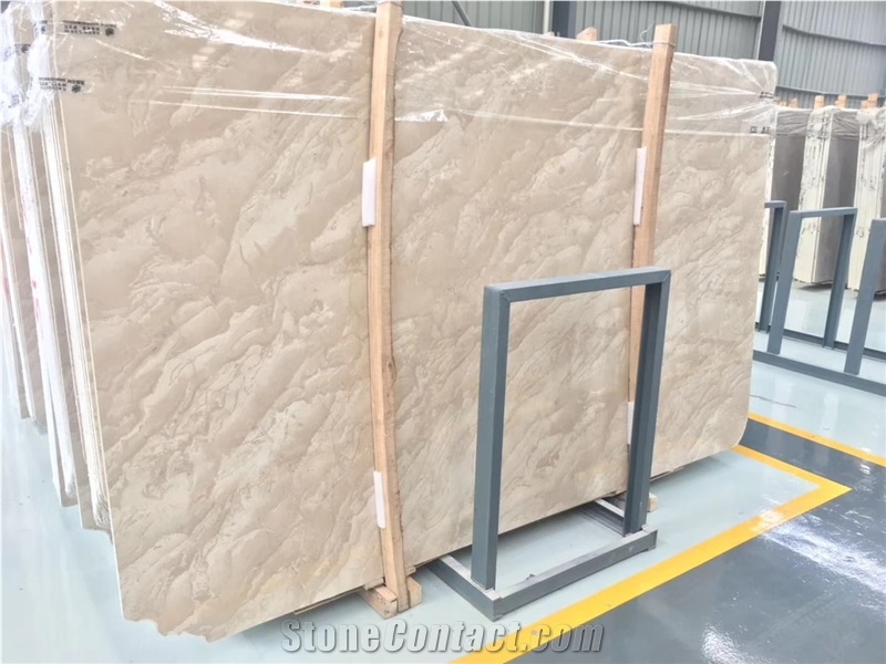 Omani Light Beige Cream Marble Slab Stone in China