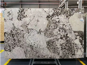 Splendour Gold Granite Slab Wall Tile in China