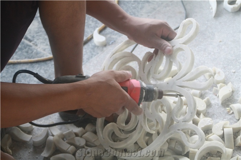 Italian Carrara White Marble Floor Mdallion