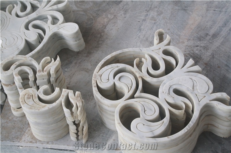 Italian Carrara White Marble Floor Mdallion