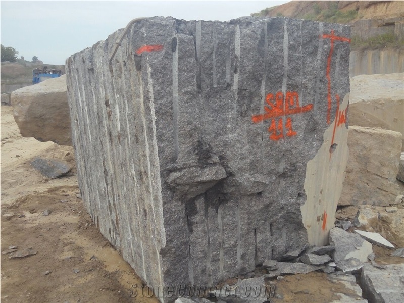 Tan Brown Granite Blocks