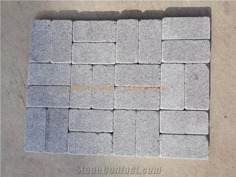 Cobble Stone Natural Split Granite Paver on Mesh