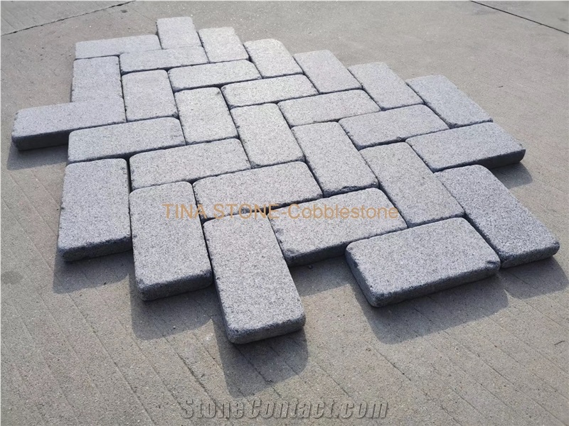 Cobble Stone Natural Split Granite Paver on Mesh