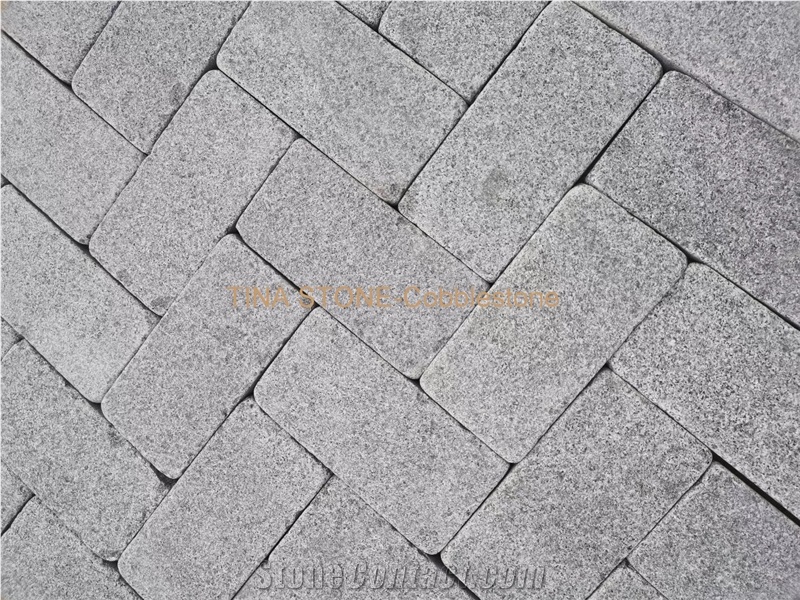 Cobble Stone Natural Split Granite Paver on Mesh