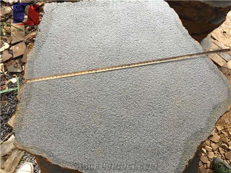 Gray Basalt Random Flagstone Basalt/Crazy Pavers