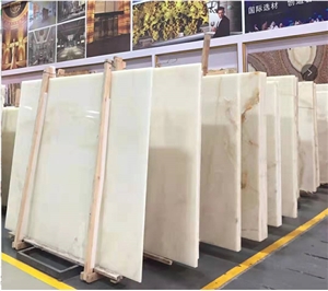 A Big Slab Price White Onyx for Cut-To-Size Tiles