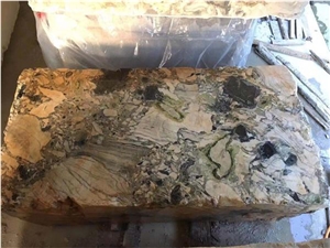 White Beauty Ice Connect Green Marble Tabletops