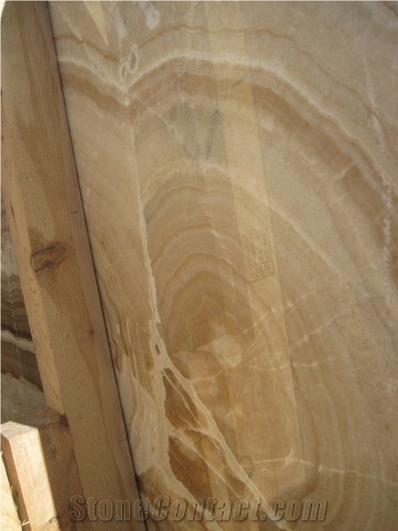Honey Onyx Tiles & Slabs