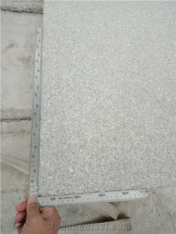 G617 Rose Well Pink Flamed Paving Kerbstone