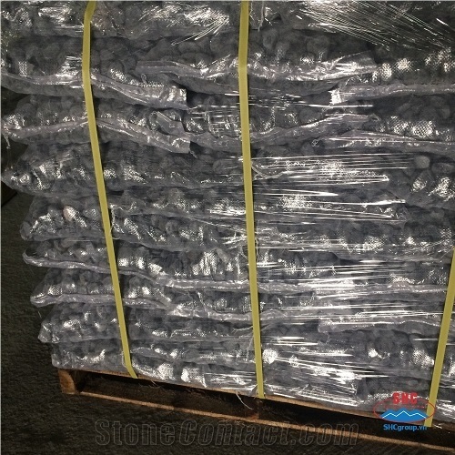 Black Pebbles for Aquarium and Garden Decoration