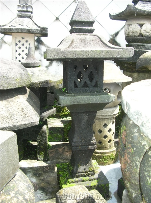 Patung Taman Basalt Garden Lantern