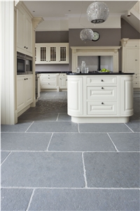 Cathedral Ash Grey Limestone Tiles