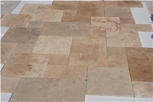 Tuscany Blend Travertine Tile 3 cm Tumbled Pattern