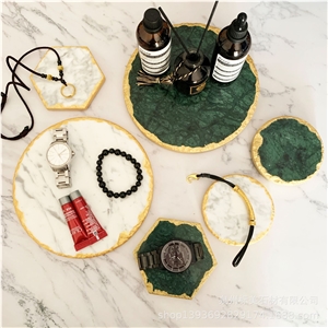 Green and White Engraved Golden Marble Table Mat