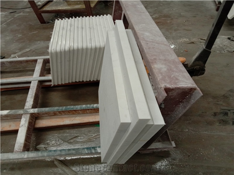 Calacatta White Quartz Kitchen Countertops
