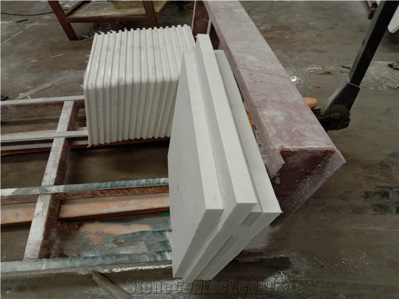 Calacatta White Quartz Kitchen Countertops