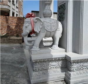 Carving and Cutting Animal Landscape Sculptures